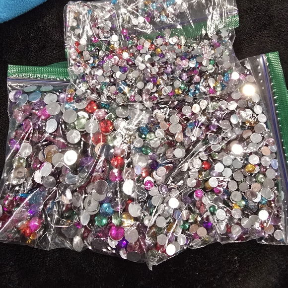 Vibrant Assorted Rhinestones for Crafting - Picture 2 of 4